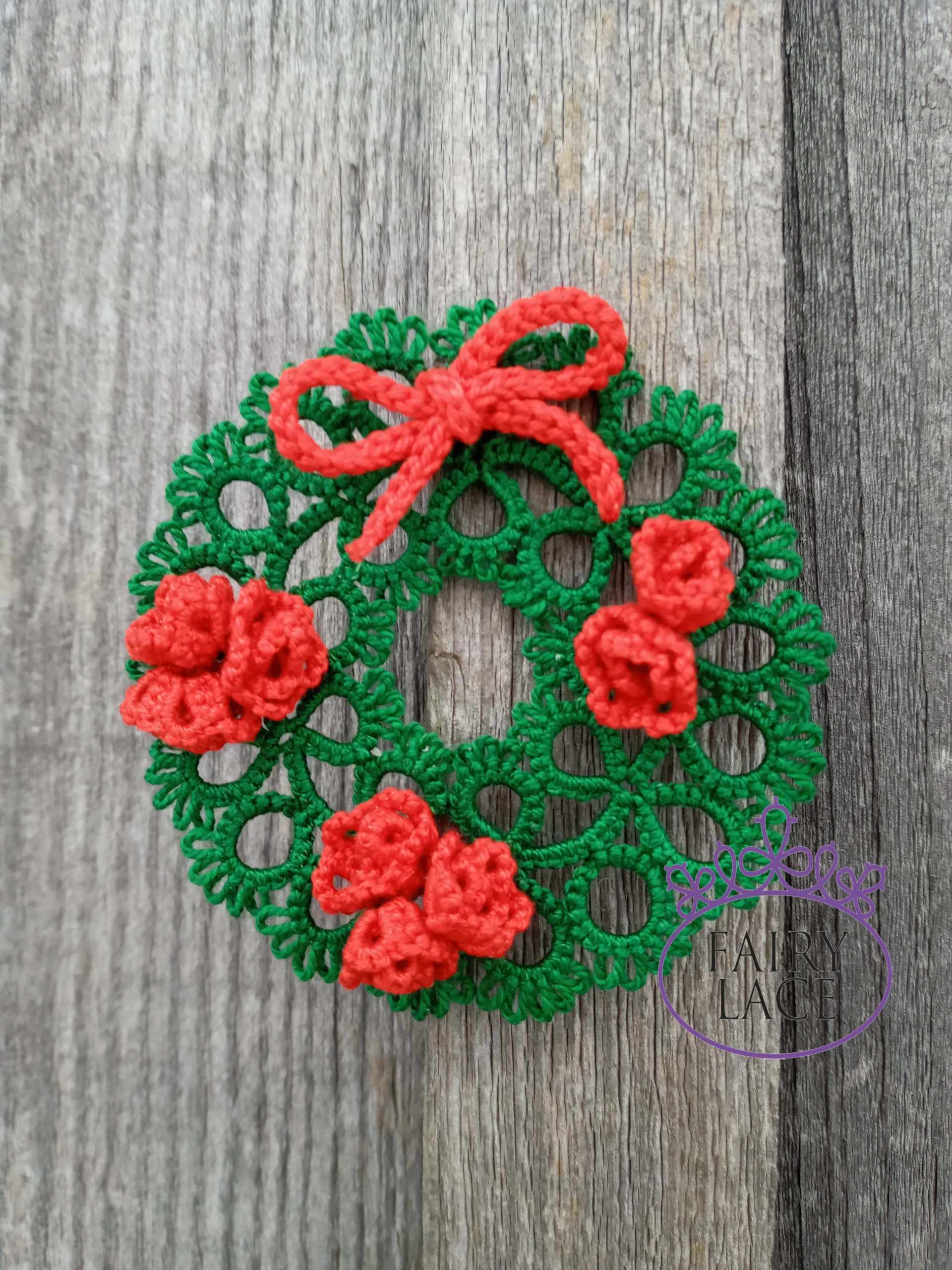 This tatting Christmas wreath features red 3D flowers and a bow. Festive illustration for the post Christmas is coming by FairyLacefromElena